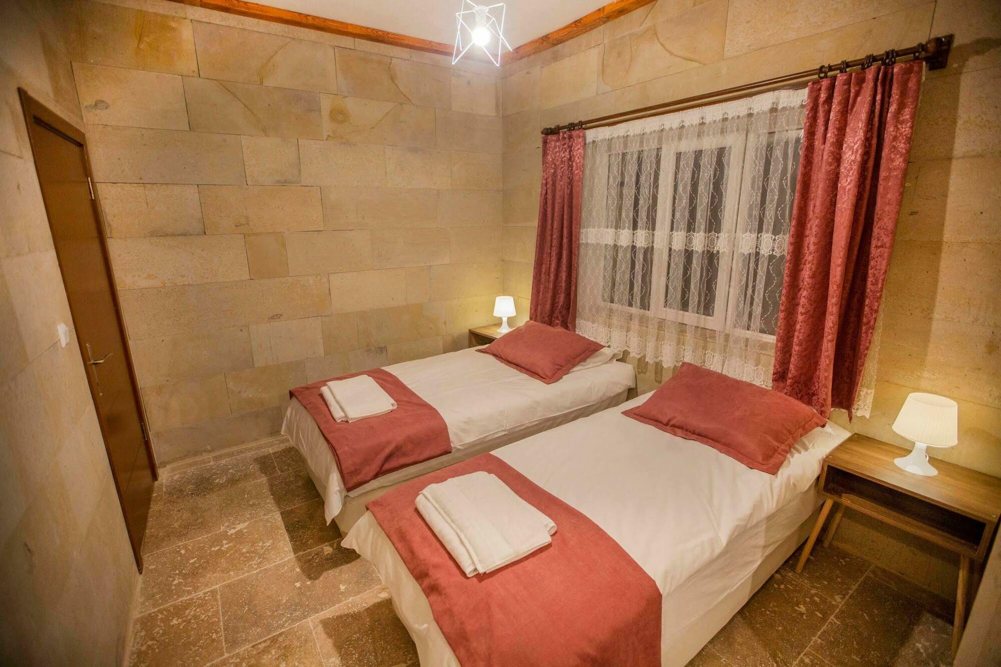 Capiedra Hotel Uchisar Exterior photo